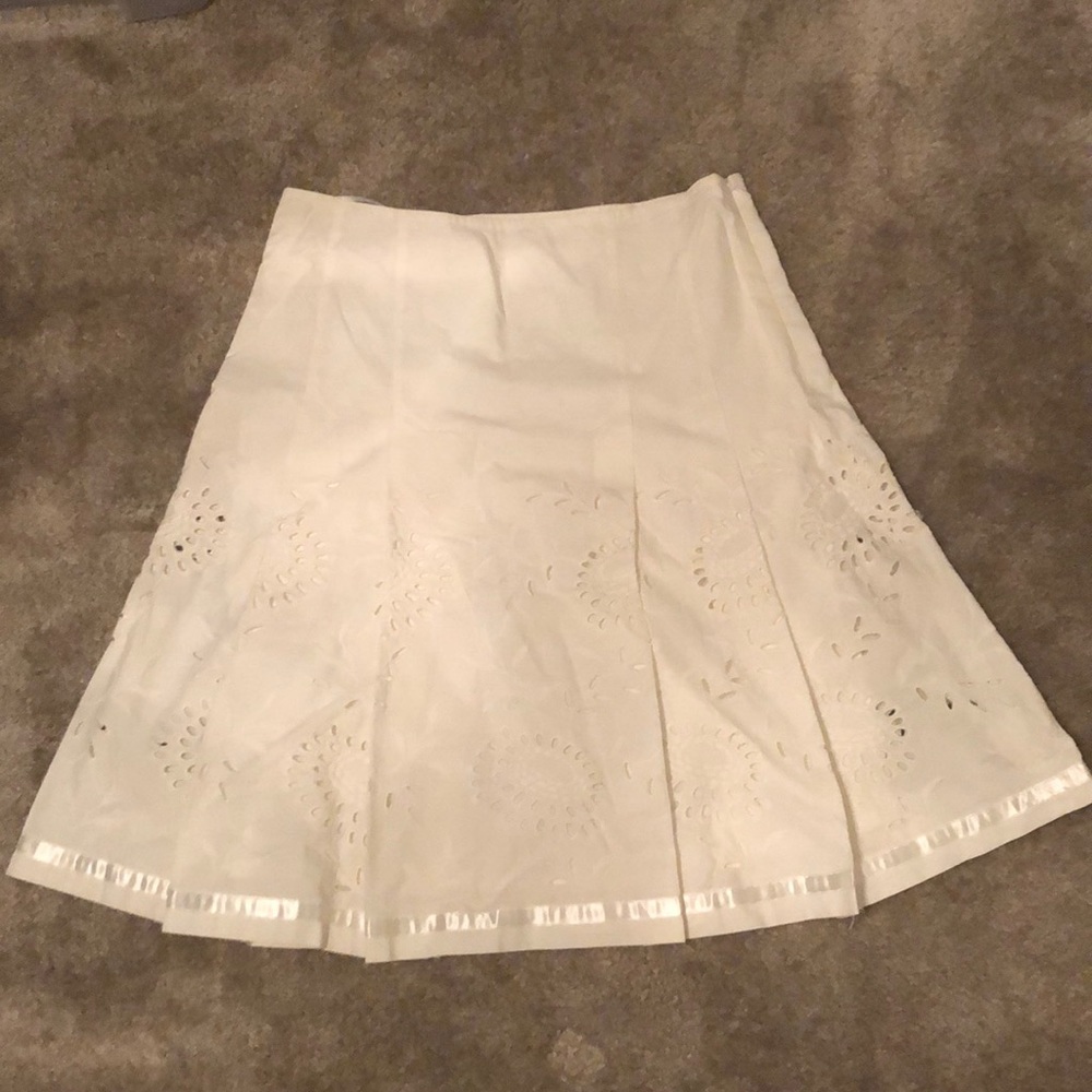 EXPRESS 《 Pleated A-line Off White Skirt 》